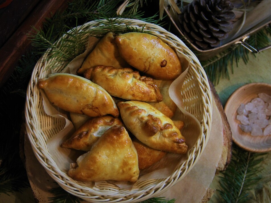 Уральские посикунчики. Пирожки посикунчики. Посикунчики Коми пермяки. Посикунчики с картошкой и грибами.